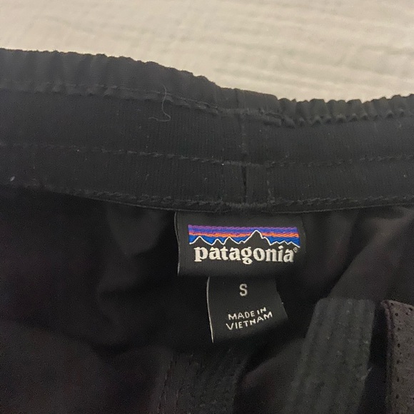 Patagonia Baggies Women's Black Shorts 5 inch - Picture 4 of 5